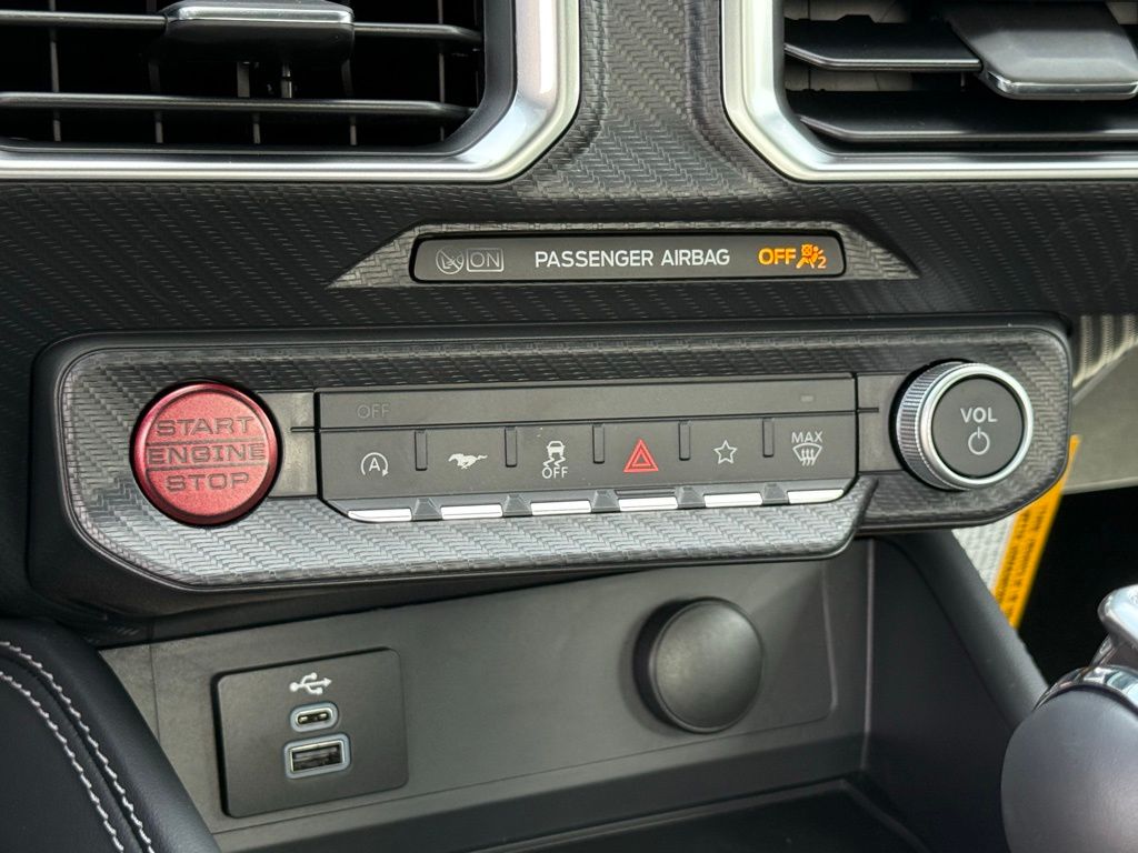 2025 Ford Mustang GT Premium photo 9