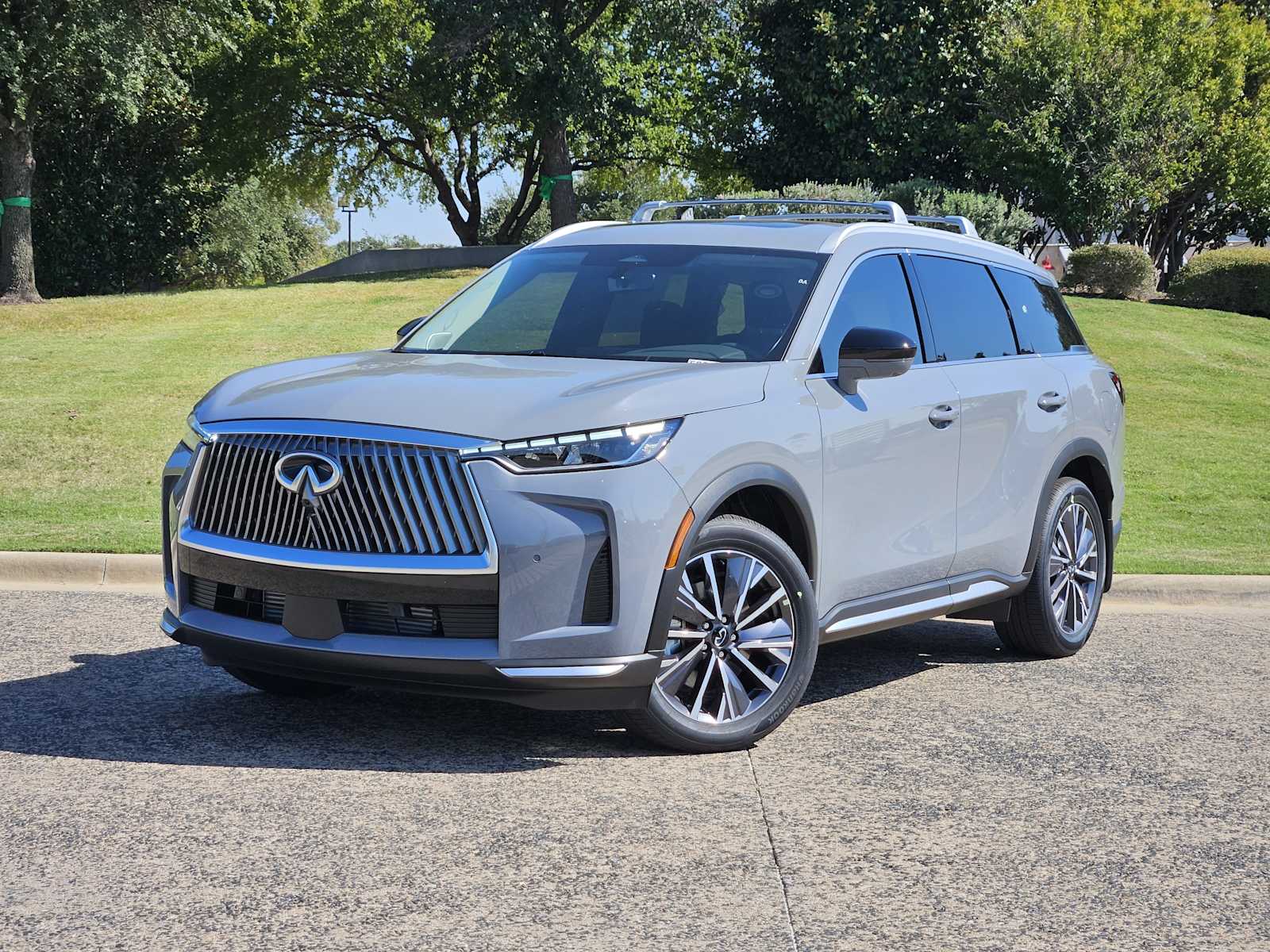 2026 INFINITI QX60 LUXE's photo