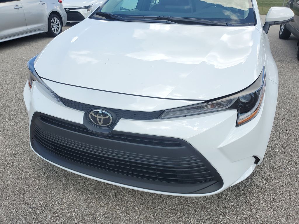 2025 Toyota Corolla LE photo 10