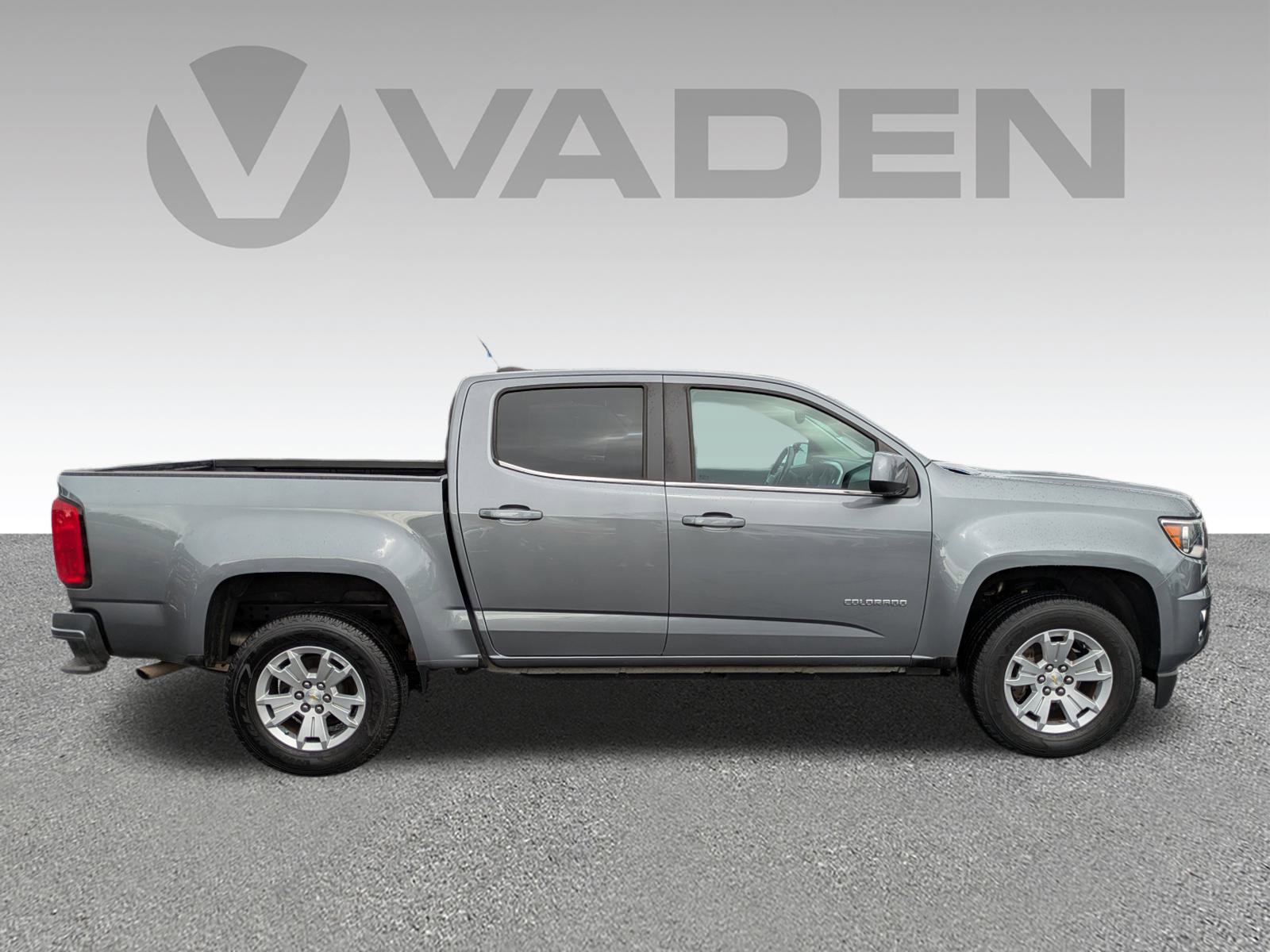 2020 Chevrolet Colorado LT photo 3