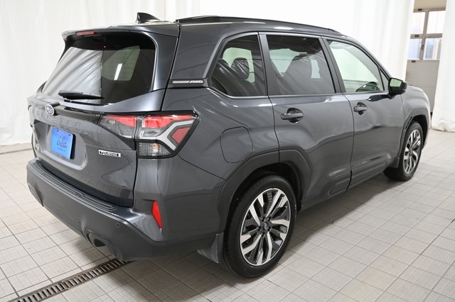 2025 Subaru Forester Touring photo 5