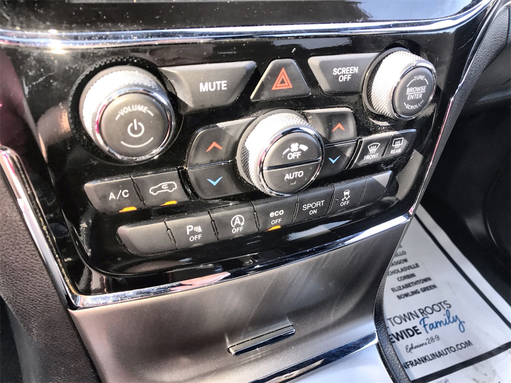 2022 Jeep Cherokee Limited photo 17
