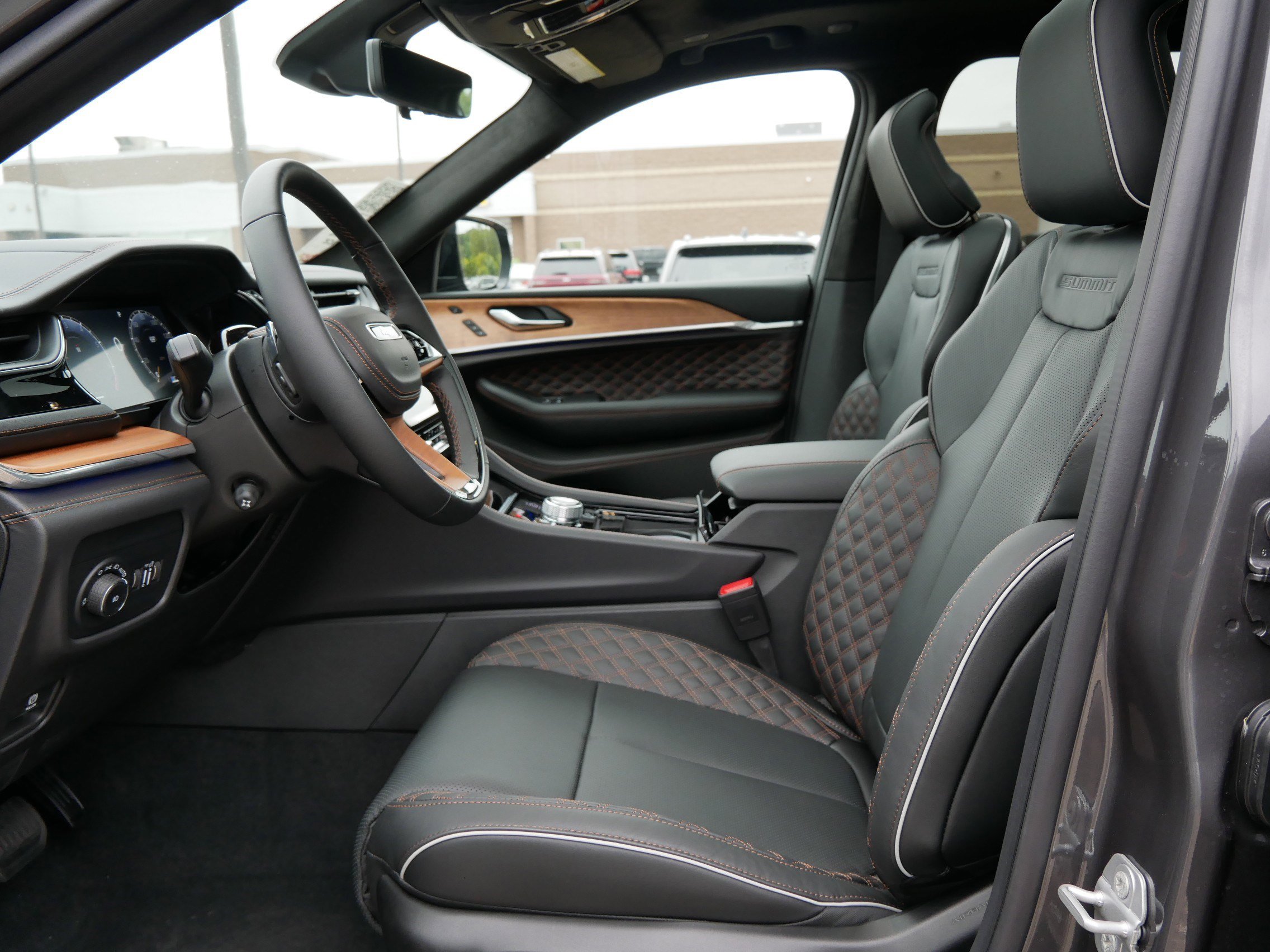 2025 Jeep Grand Cherokee Summit Reserve photo 2