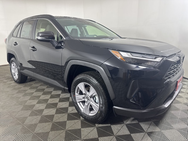 2025 Toyota RAV4 XLE's photo