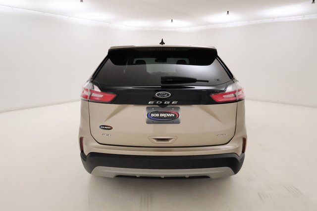 2021 Ford Edge SEL photo 4