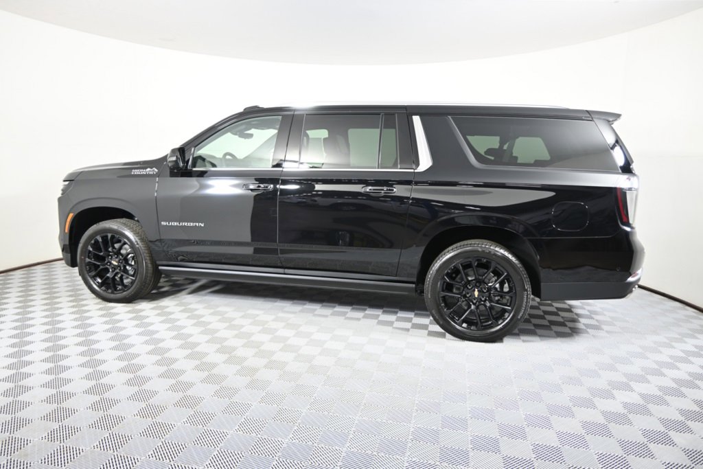 2026 Chevrolet Suburban High Country photo 2