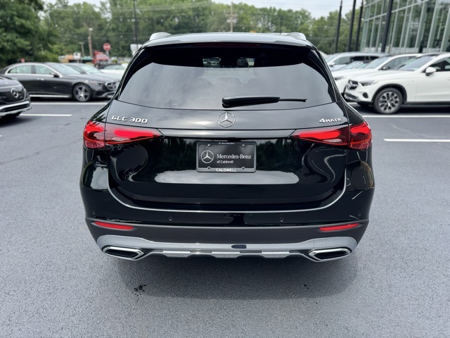 2025 Mercedes Benz GLC 300 4MATIC photo 4