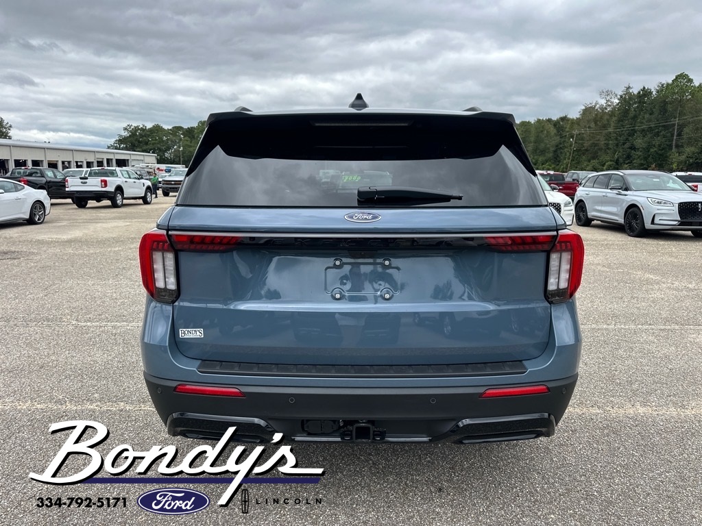 2025 Ford Explorer ST-Line photo 13