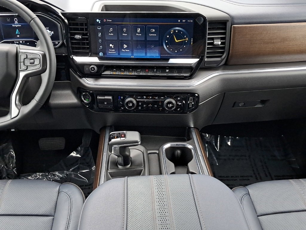 2023 Chevrolet Silverado 1500 High Country photo 17