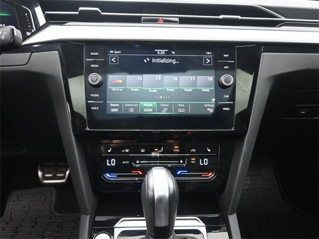 2023 Volkswagen Arteon SEL R-Line photo 2