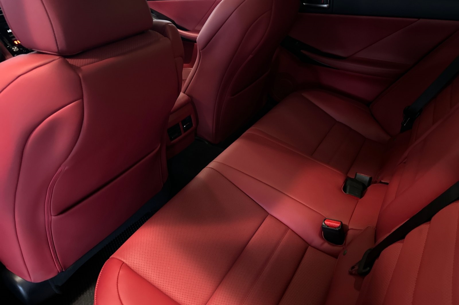 2023 Lexus IS 350 F SPORT photo 9