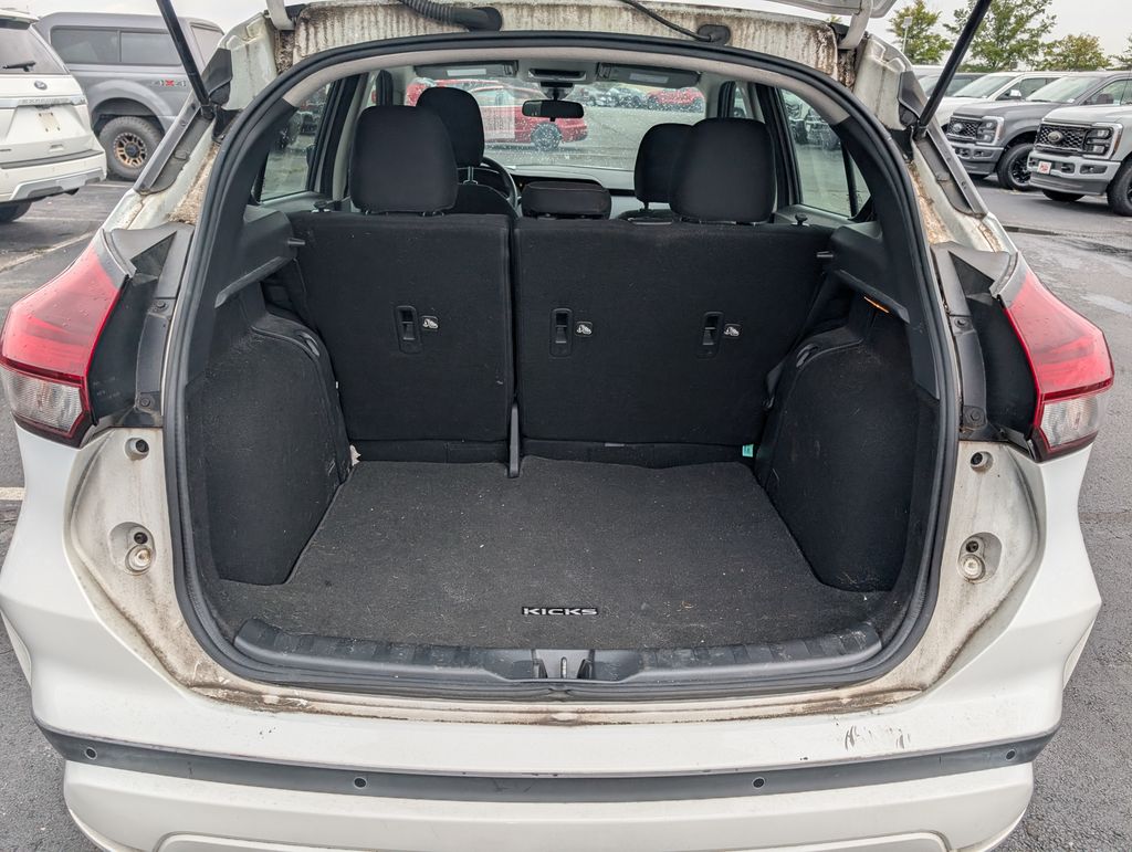 2021 Nissan Kicks S photo 16