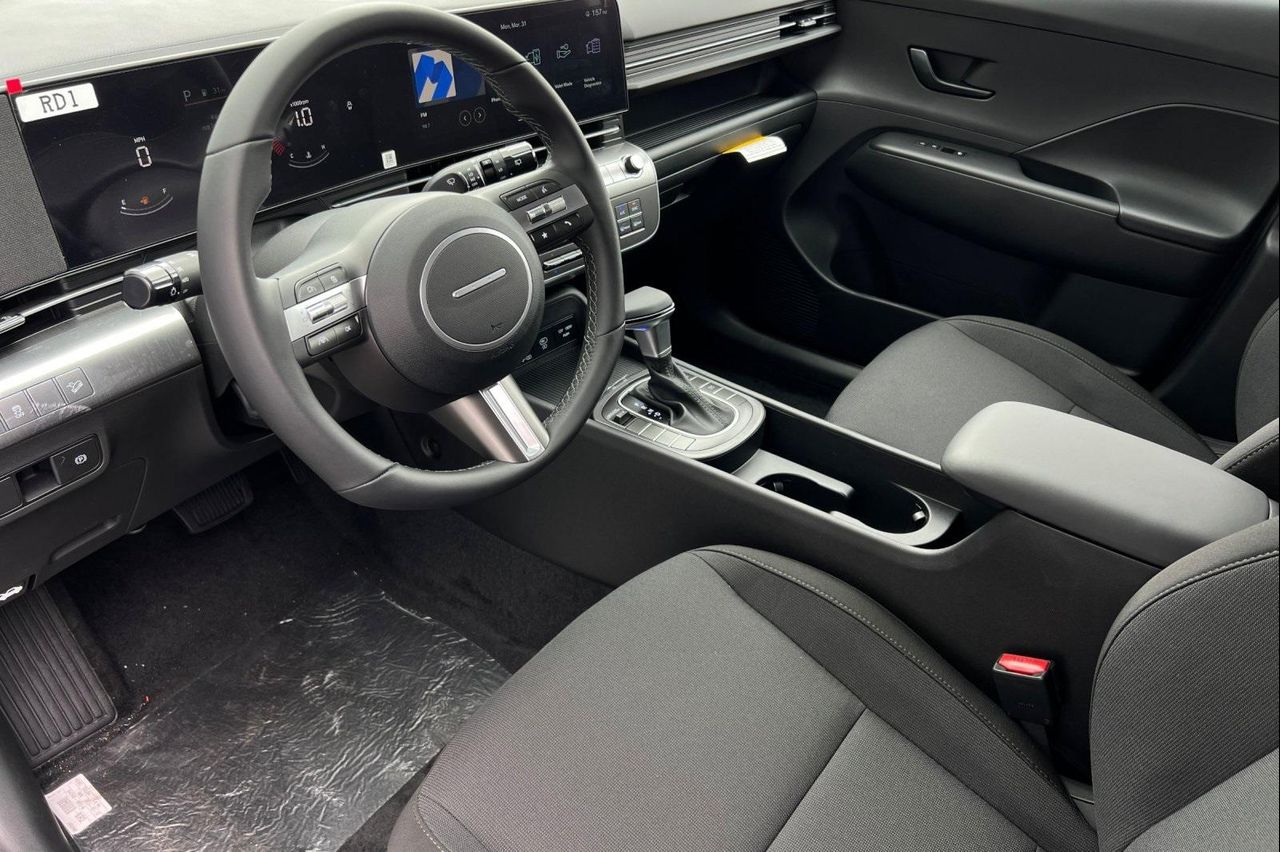 2025 Hyundai Kona SEL photo 10