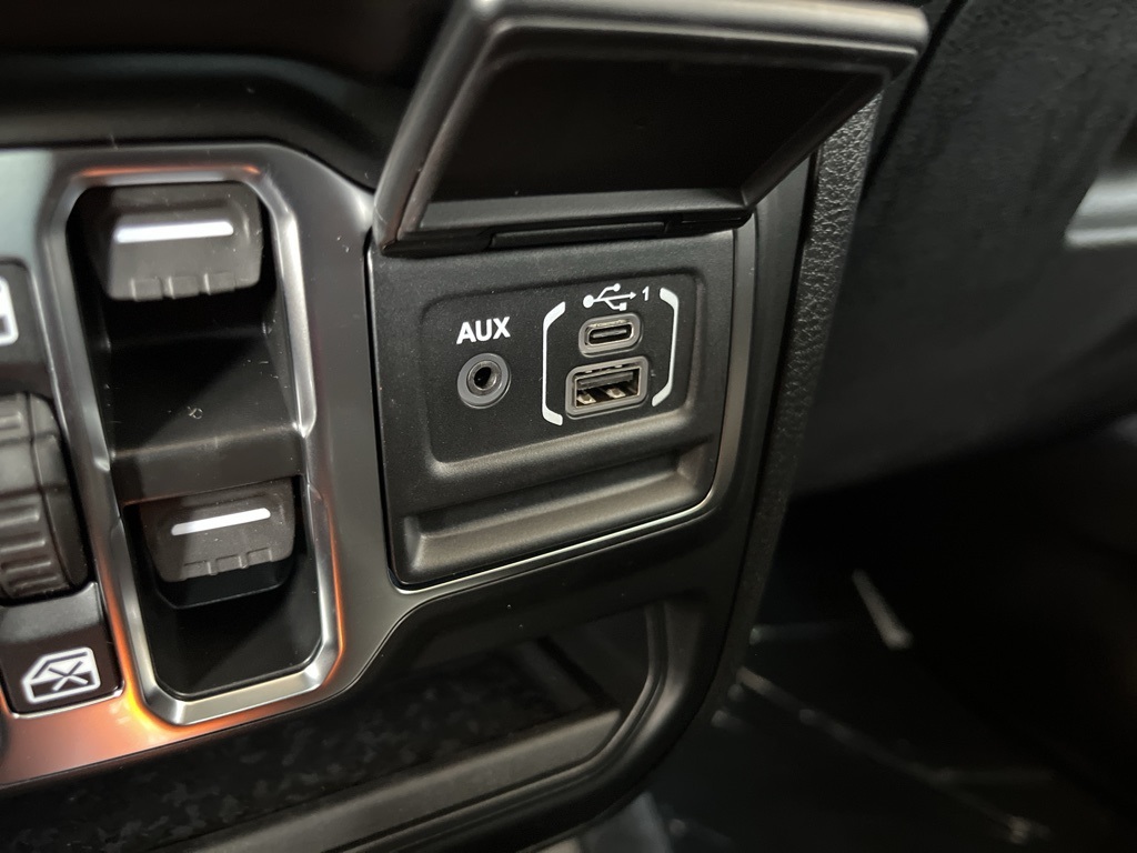 2025 Jeep Gladiator Sport photo 47