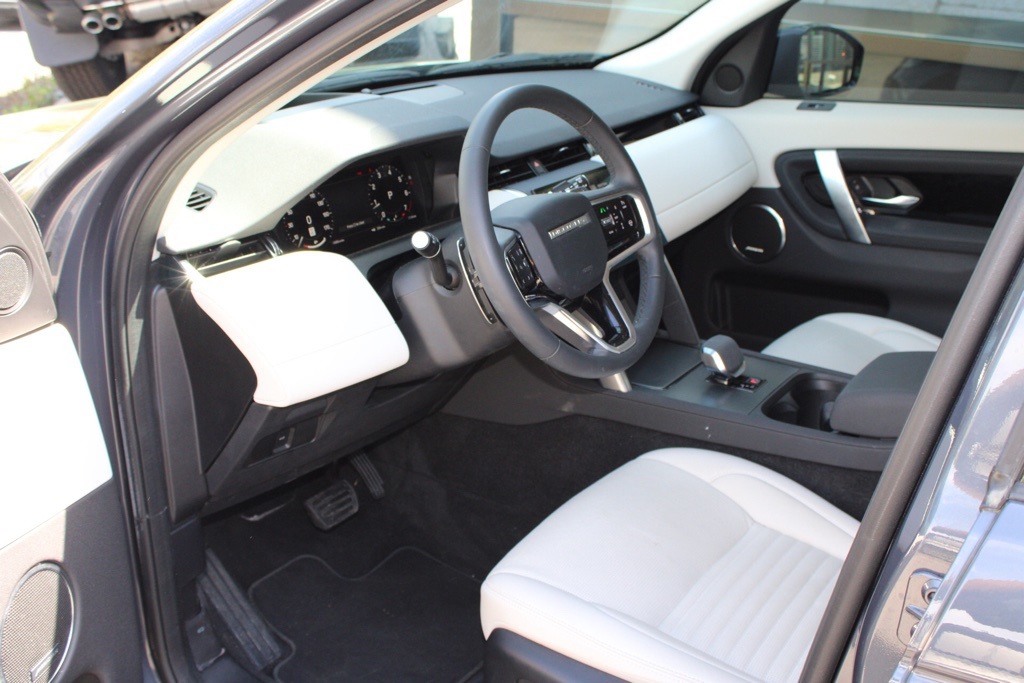2024 Land Rover Discovery Sport S photo 8