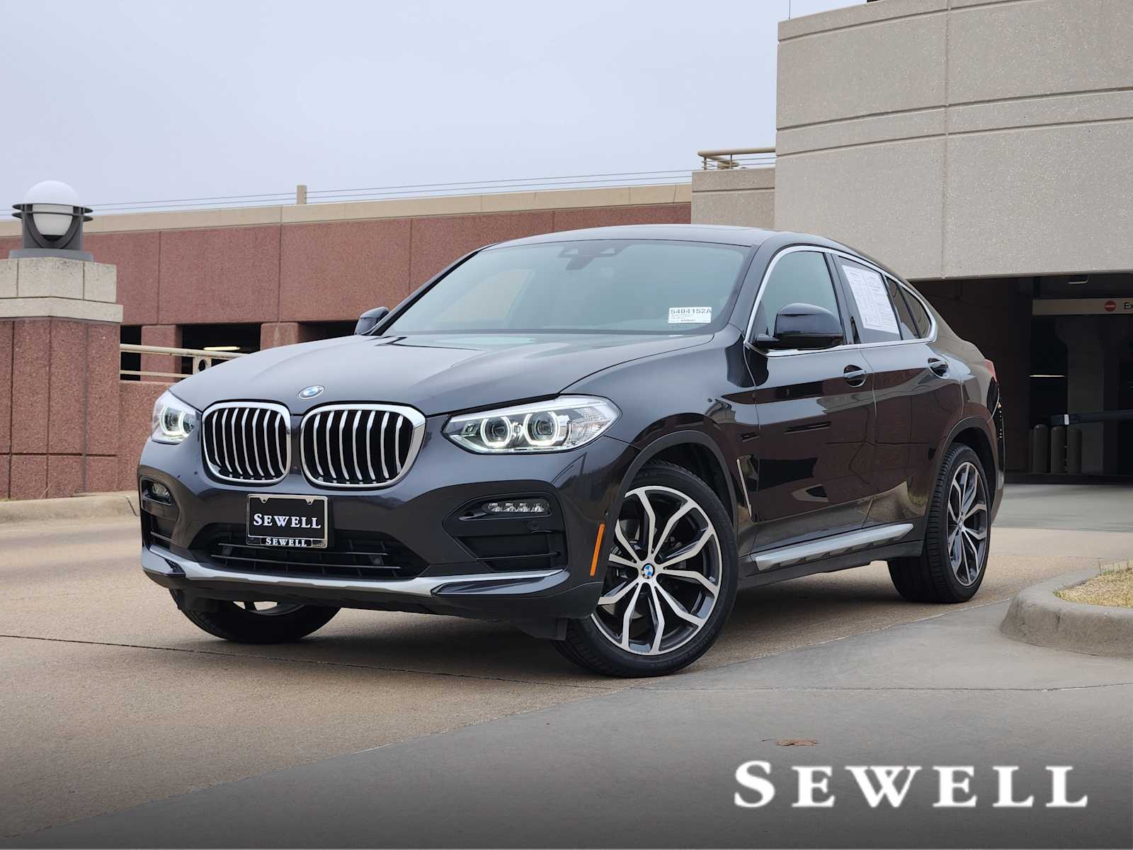 2021 BMW X4 30i's photo