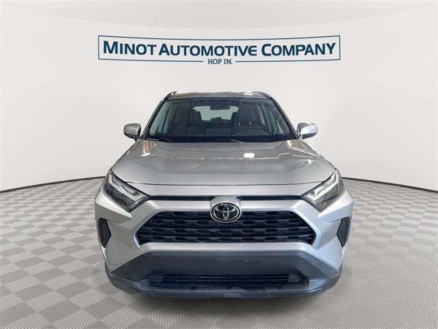 2022 Toyota RAV4 XLE photo 3