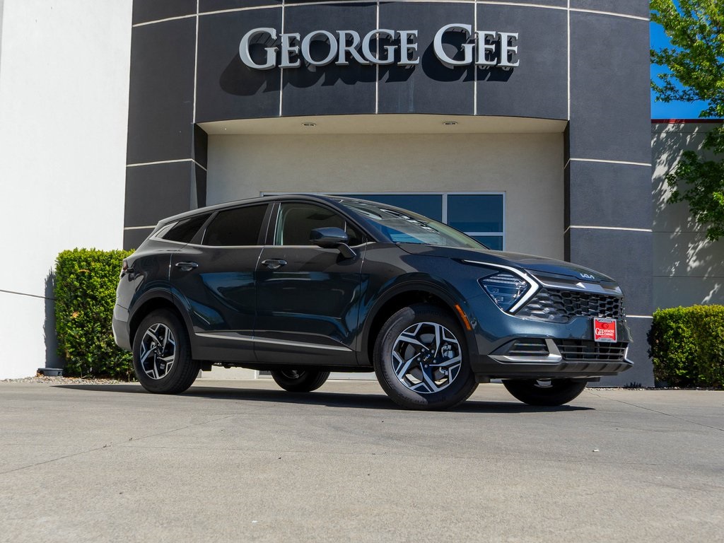 2025 Kia Sportage LX's photo