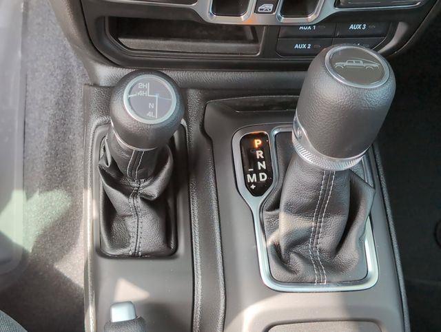 2025 Jeep Gladiator Sport S photo 17