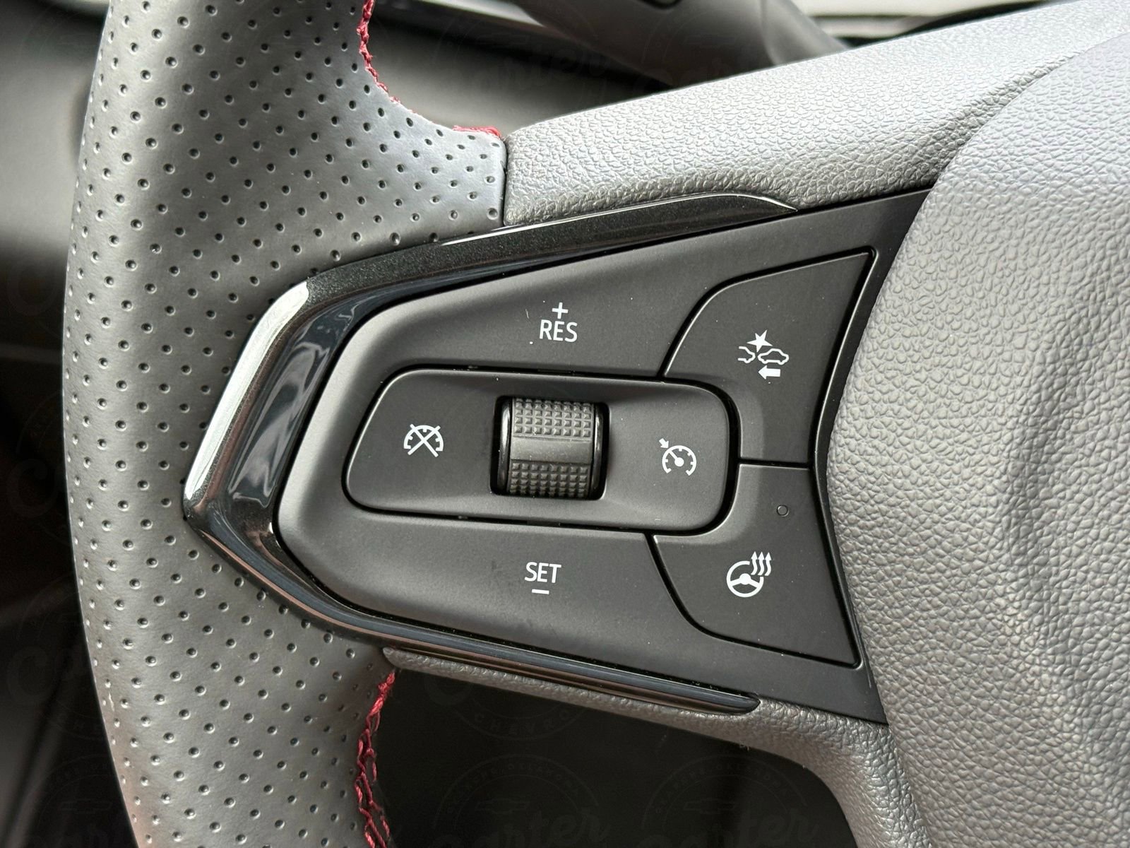 2025 Chevrolet Trax photo 13