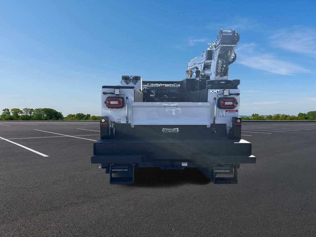 2025 Ford F-550 photo 4