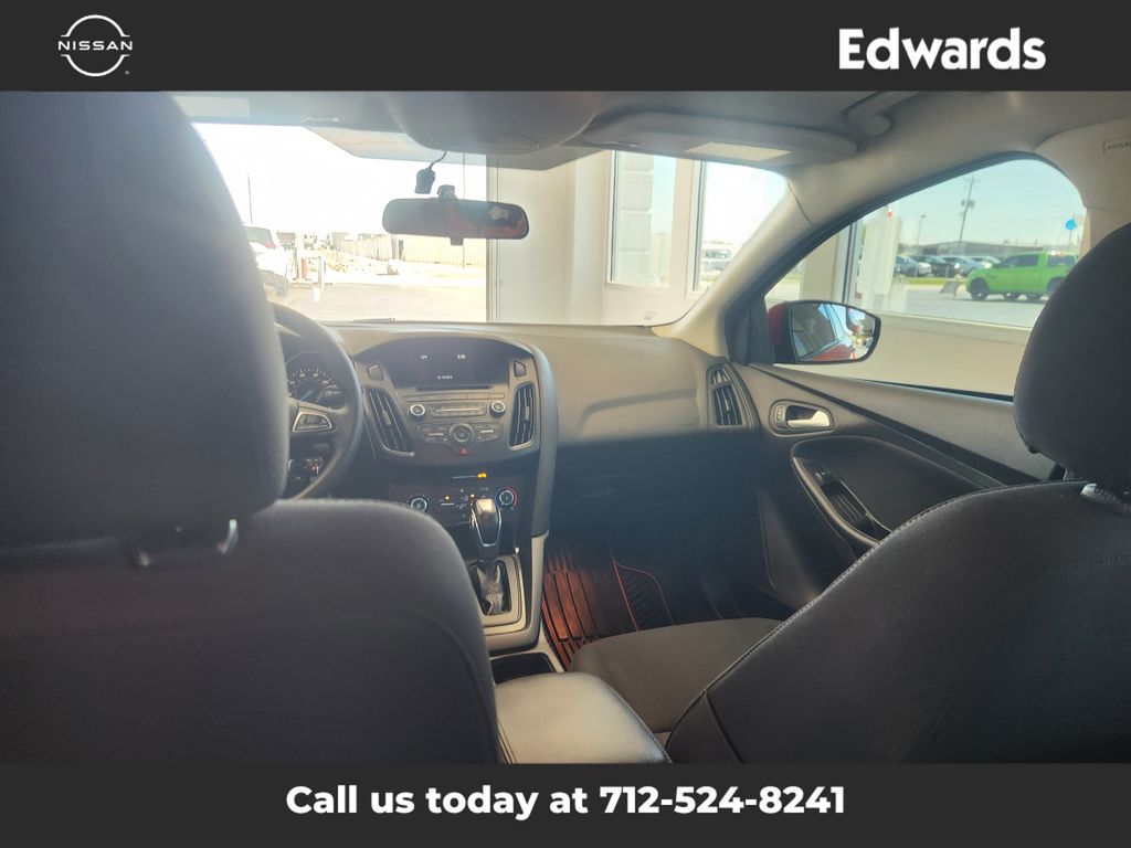 2015 Ford Focus SE photo 13