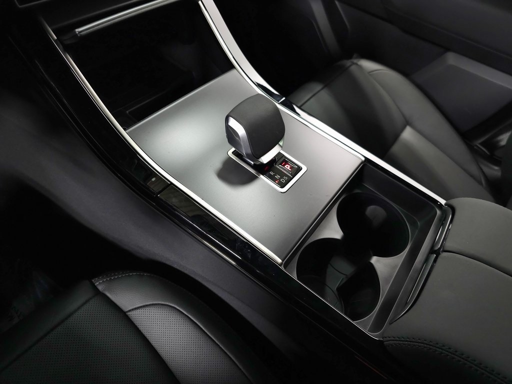 2026 LAND ROVER RANGE ROVER VELAR - Image 30