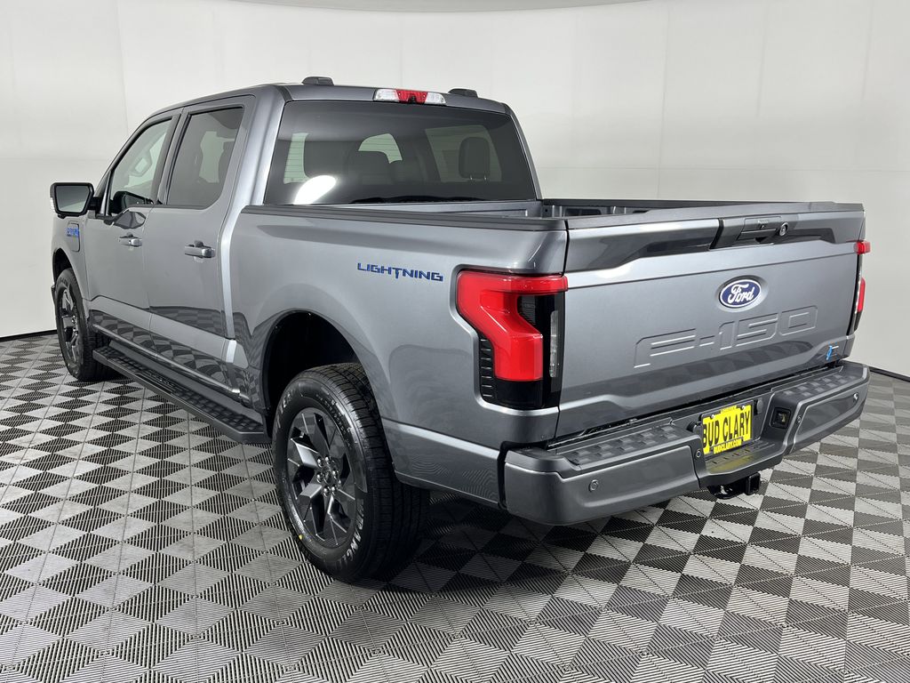 2025 Ford F-150 Lightning photo 4