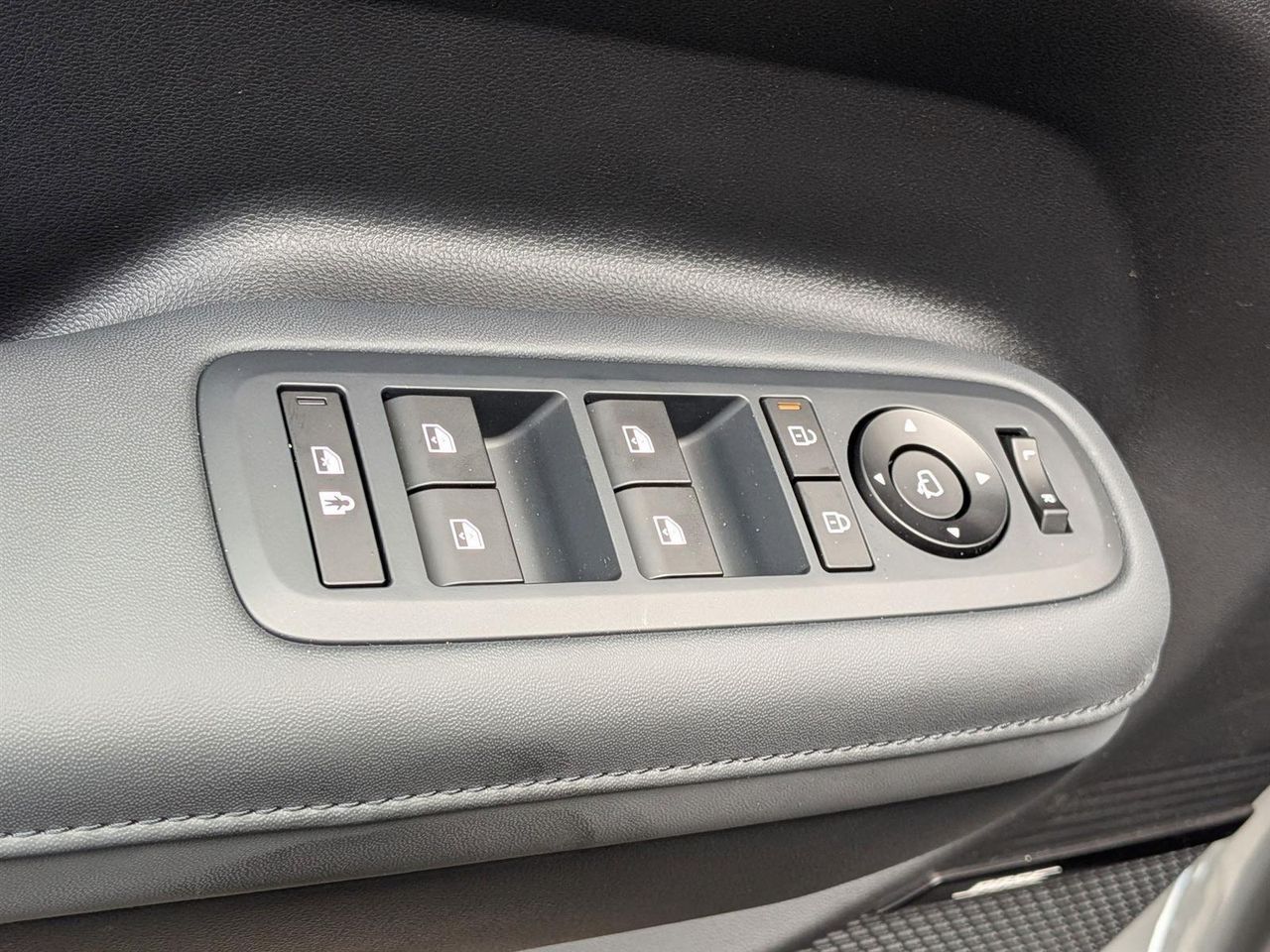 2025 Hyundai Santa Fe Calligraphy photo 13