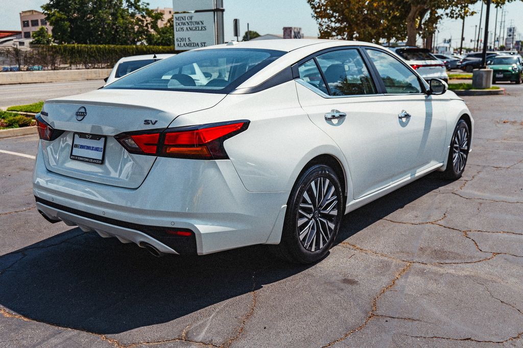 2024 Nissan Altima 2.5 SV photo 4
