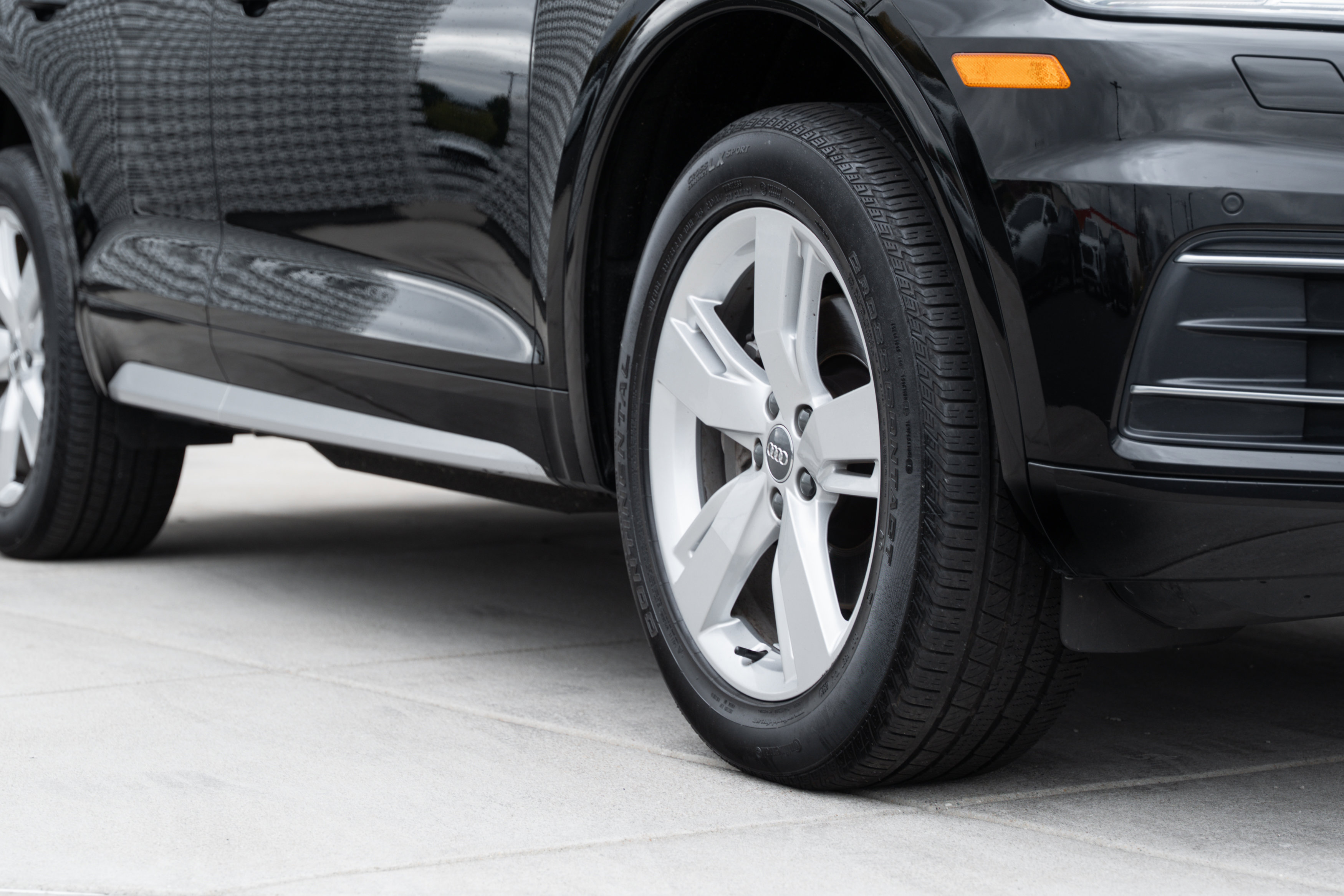 2018 Audi Q5 Premium Plus photo 2