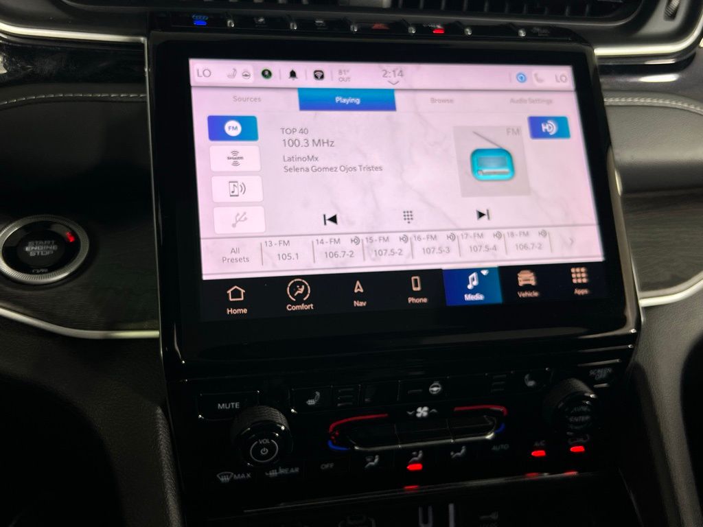 2023 Jeep Cherokee 4xe photo 13