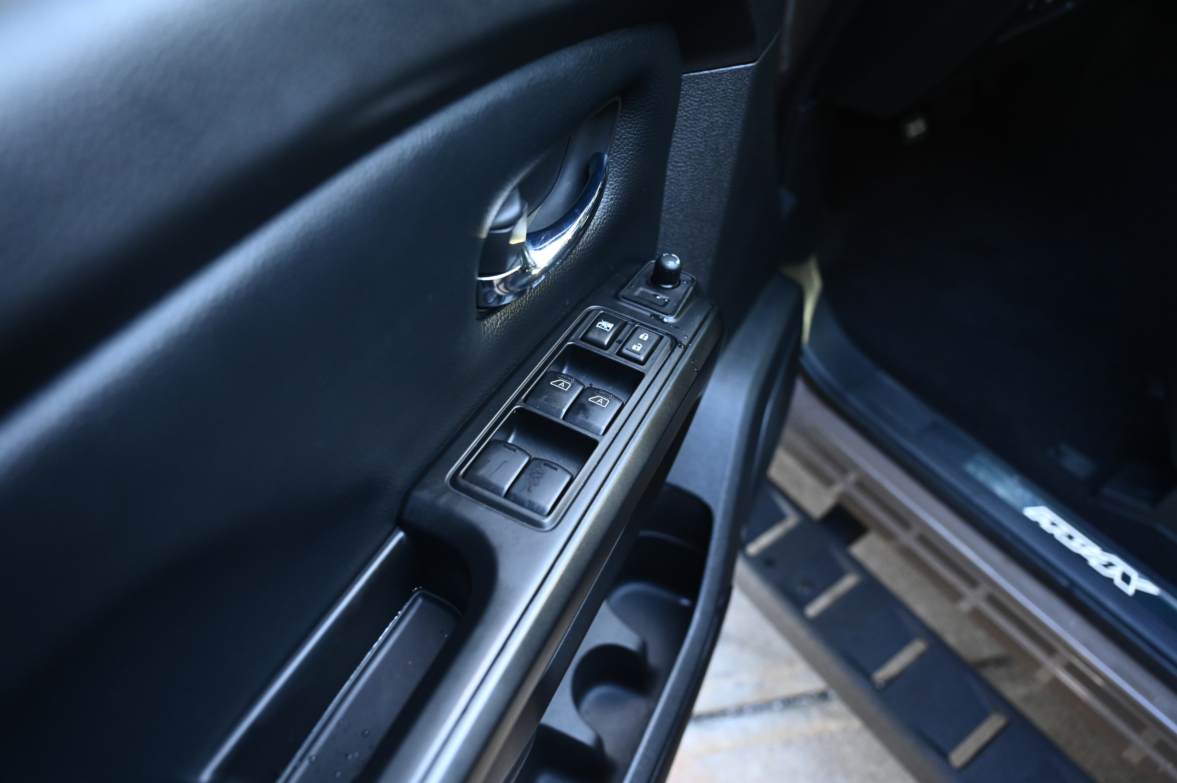 2024 Nissan Titan PRO-4X photo 9