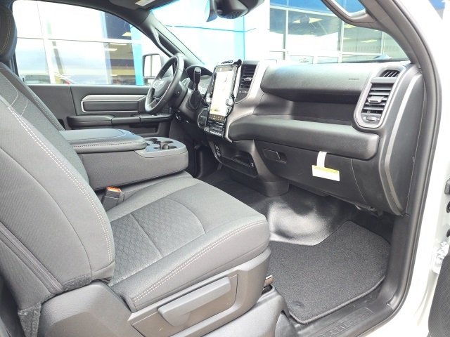 2026 Ram 3500 Tradesman photo 4