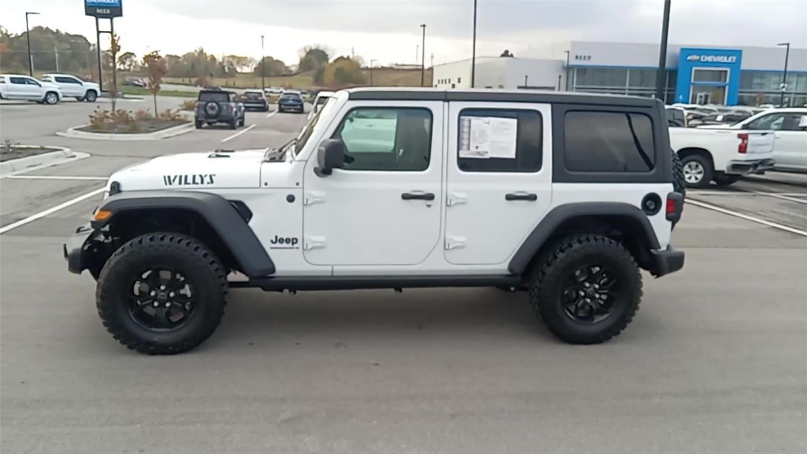 2025 Jeep Wrangler Willys photo 4