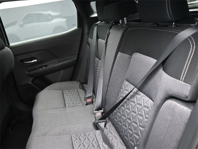 2025 Nissan Kicks SV photo 3