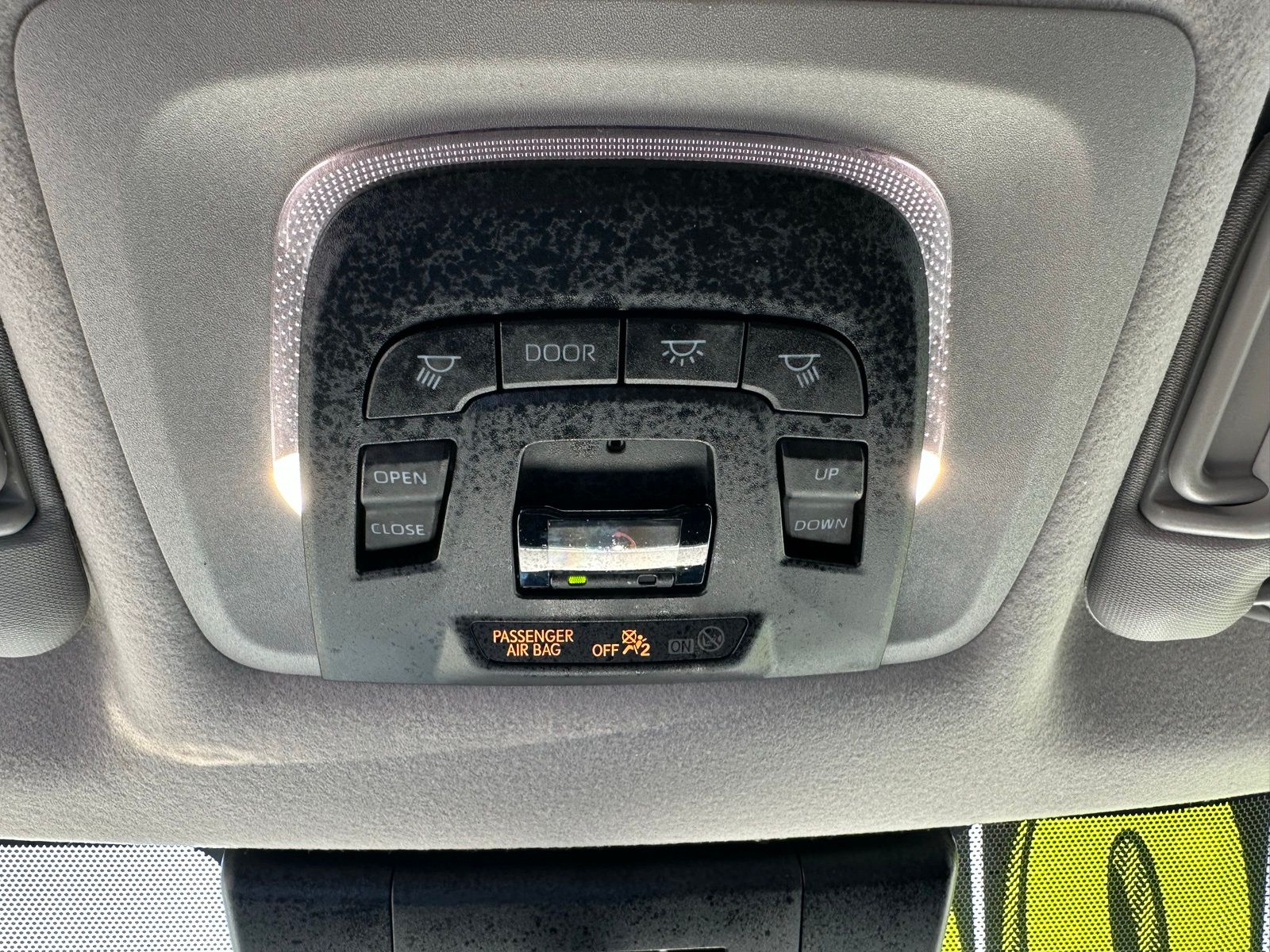 2023 Toyota Corolla Cross XLE photo 24