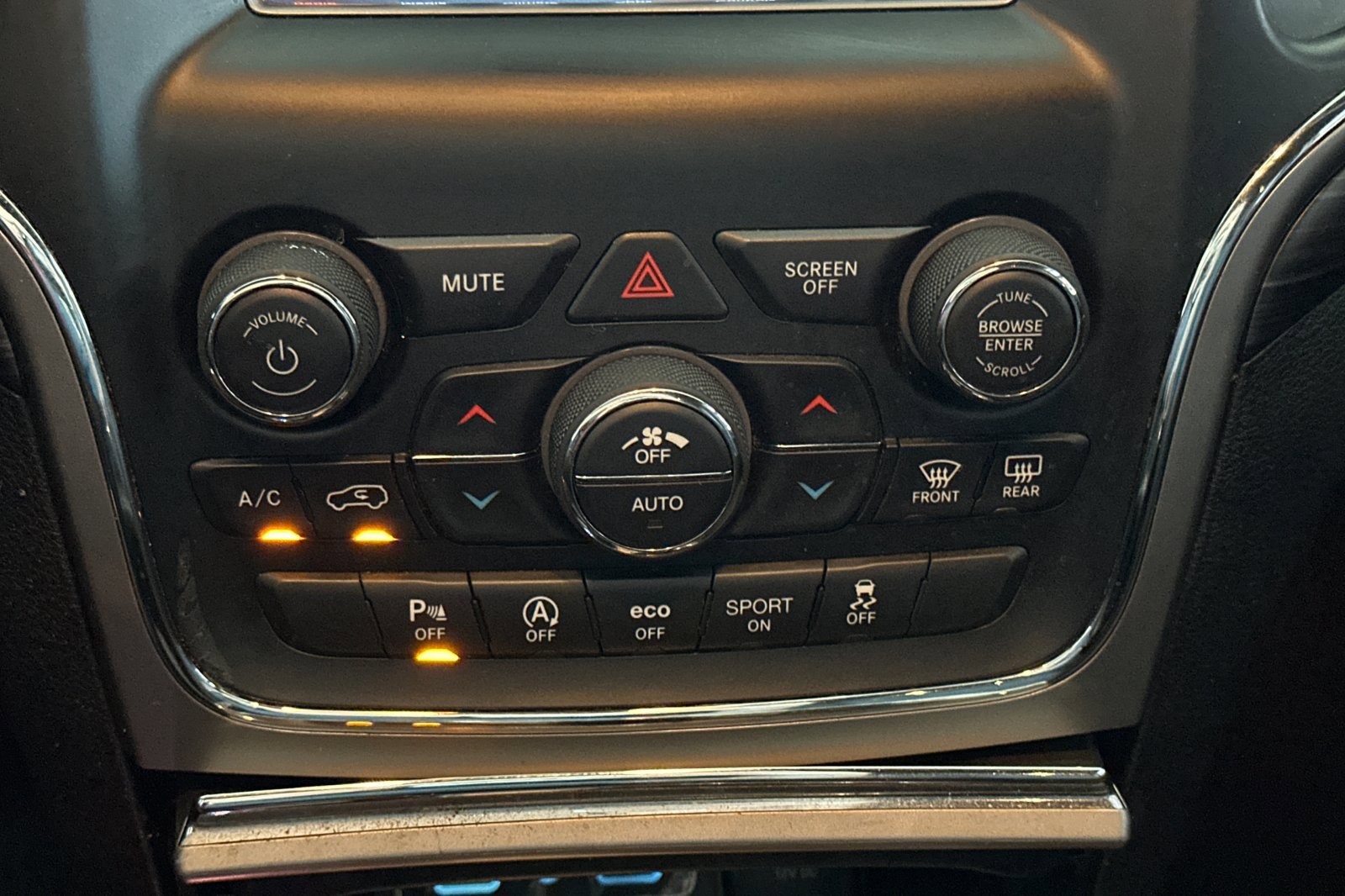 2021 Jeep Grand Cherokee Laredo E photo 19