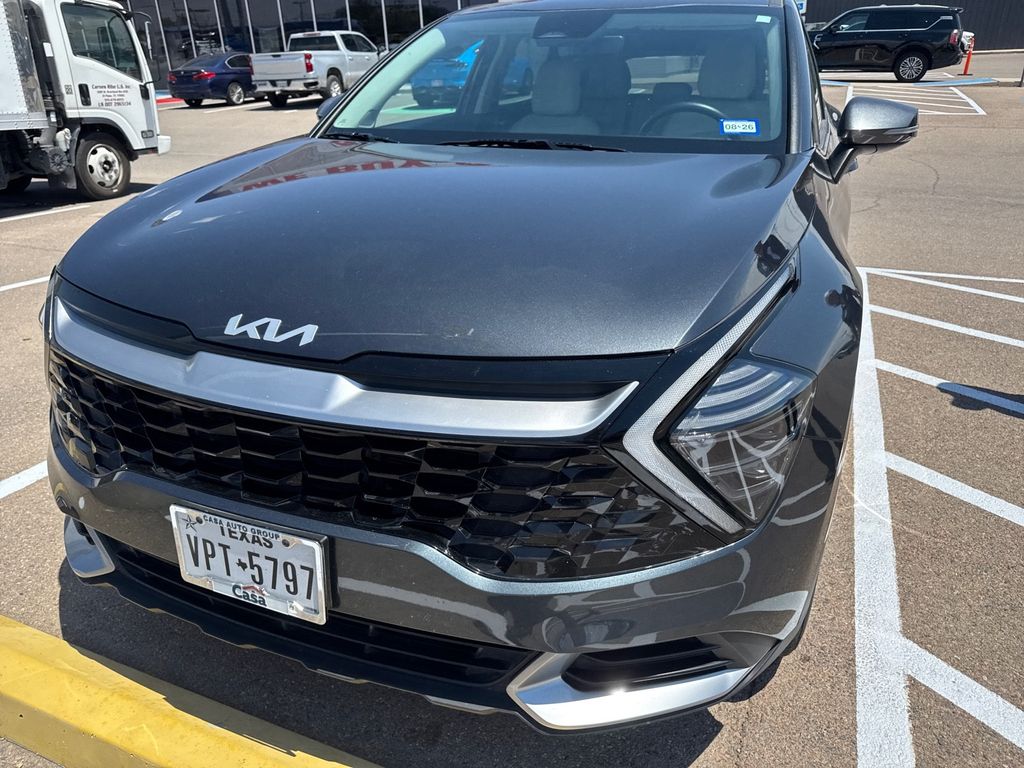 2024 Kia Sportage EX photo 2