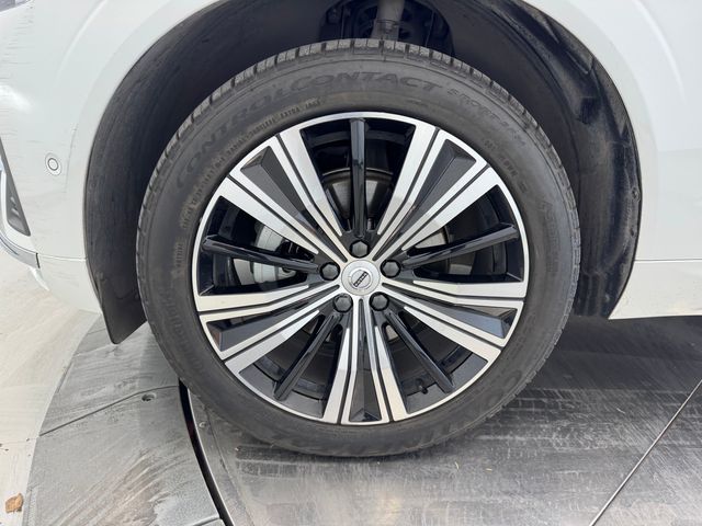 2022 Volvo XC60 B5 Inscription photo 9
