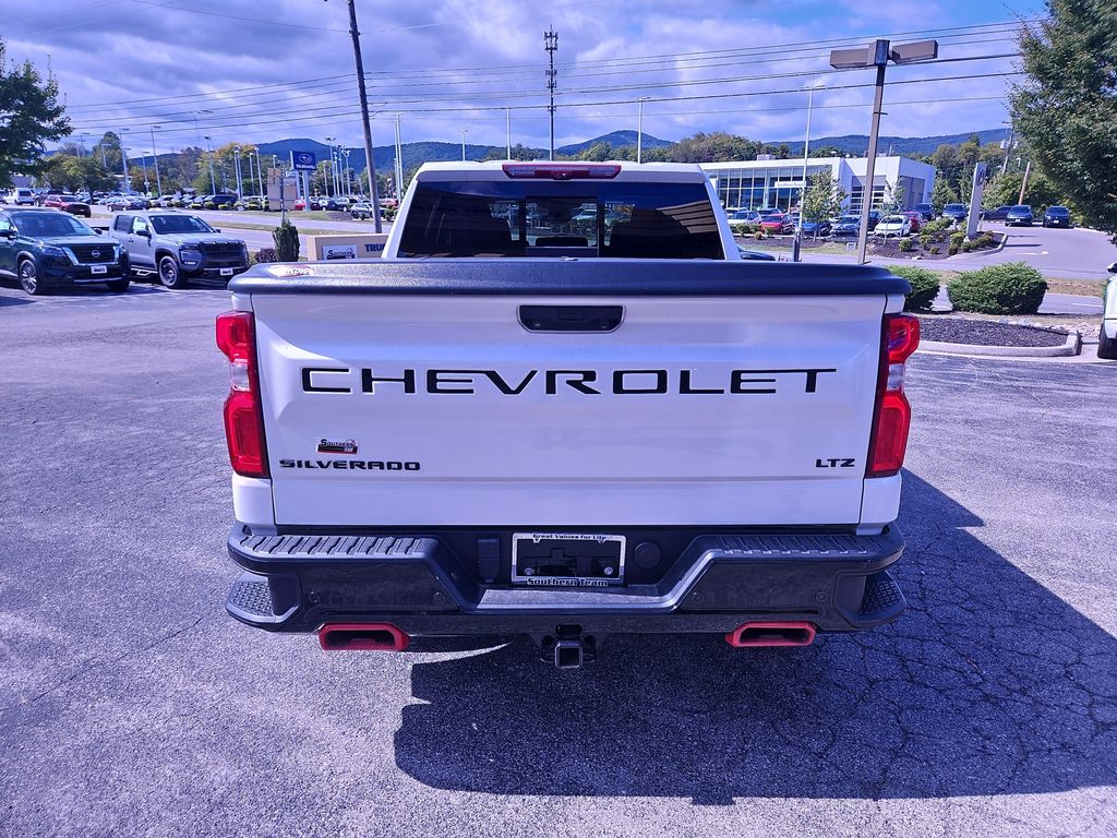 2022 Chevrolet Silverado 1500 LTZ photo 3