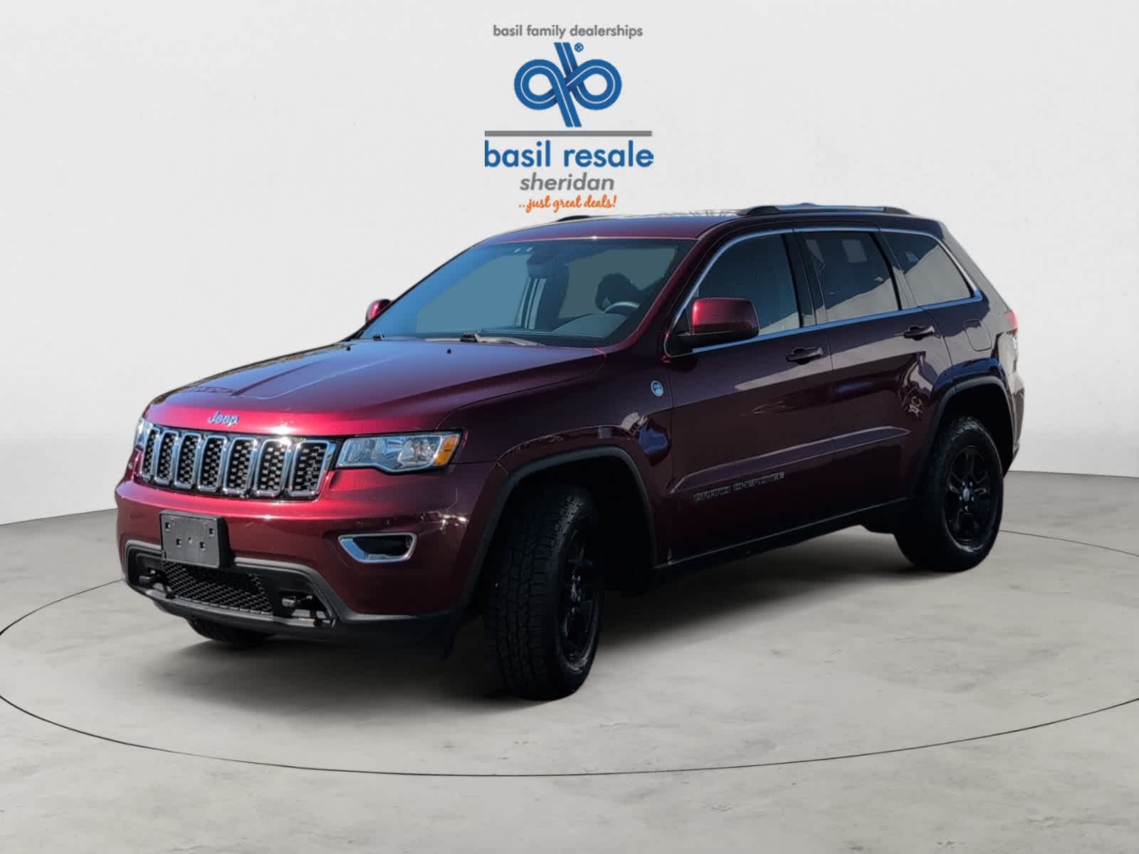 2017 Jeep Grand Cherokee Laredo photo 2