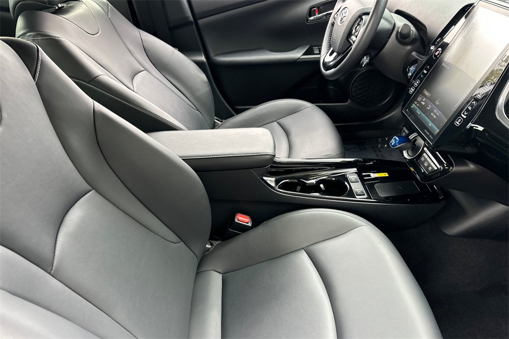 2020 Toyota Prius Prime XLE photo 16