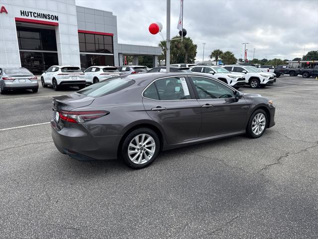 2021 Toyota Camry LE photo 2