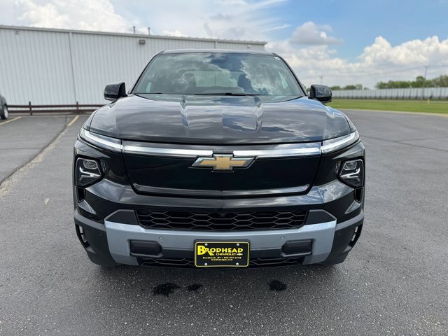 2025 Chevrolet Silverado EV LT photo 7
