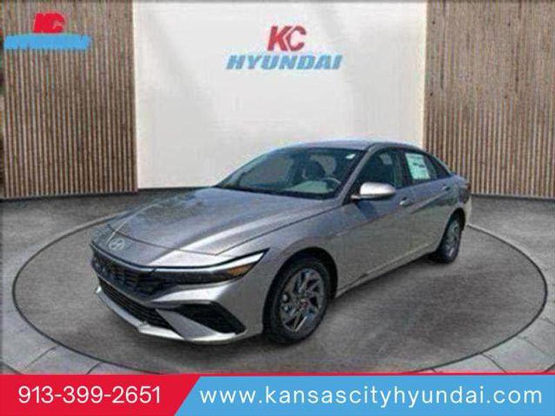 2025 Hyundai Elantra Blue's photo