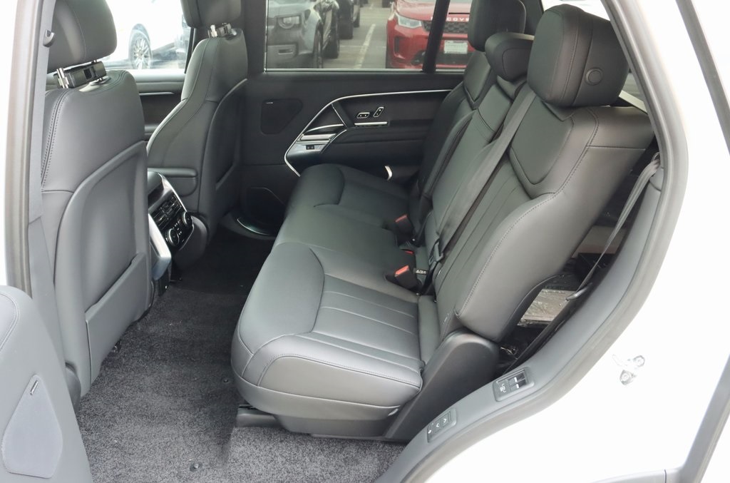 2025 LAND ROVER RANGE ROVER - Image 30