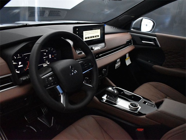 2025 Mitsubishi Outlander SEL photo 4