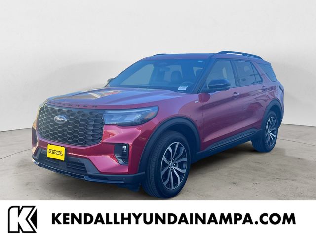 2025 Ford Explorer ST-LINE's photo
