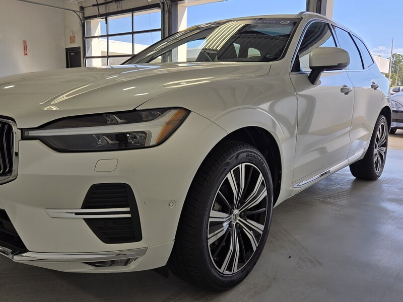 2023 Volvo XC60 B5 Plus photo 24